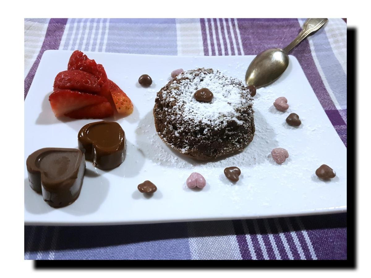 Ghiro Ghiotto Bed & Breakfast Pietra Ligure Exterior photo
